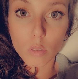 Meet your Posher, Jade